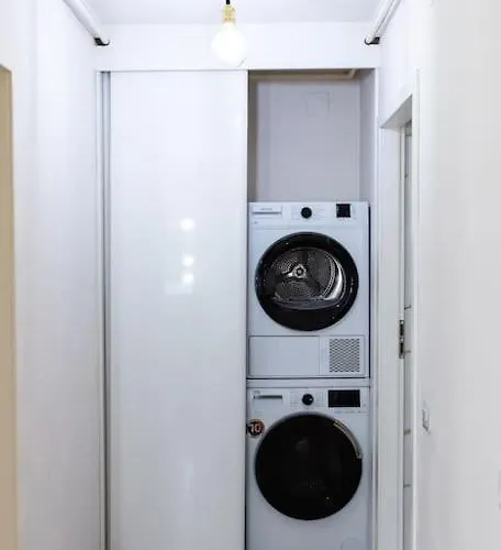 Lora's Daire Kaloşvar